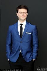 组图：《杀死汝爱》首映 丹尼尔正装显帅气