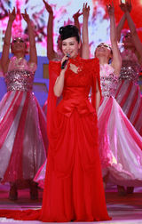 组图：谭晶录制多台春晚 将参加央视元宵晚会