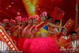 组图：2011年央视元宵晚会-李菁何云伟各起炉灶