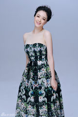 组图：蒋欣曝光春日写真 造型婉约气质灵动