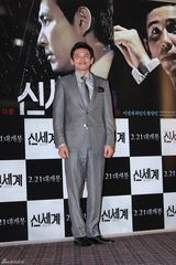 高清图：李政宰新片试映 宋智孝河智苑红毯斗艳