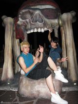 高清组图：AK迪斯尼迎万圣节 黑色世界玩个痛快