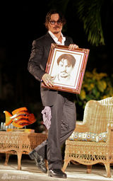 幻灯图集：肖恩-康纳利给约翰尼-德普颁奖