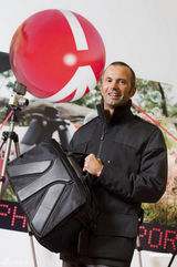 组图：互动摄影馆香港巡展 发烧友周柏豪激创意火花