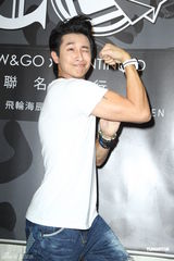 组图：飞轮海今年无缘合体 Darren计划向女友求婚