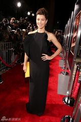 组图：杰西卡-贝尔黑裙闪耀《希区柯克》洛城首映