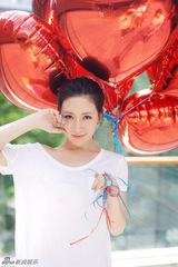 组图：刘梓妍时尚清丽写真 自认很有安全感