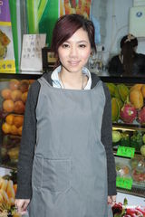 组图：邓紫棋改行做收银员 避谈绯闻男友林宥嘉