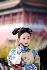 组图：《宫3》片花曝光 杨蓉七色造型亮相