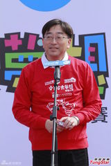 组图：郭晶晶教爱子拜年手势 看旧爱田亮综艺