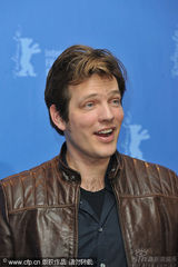 幻灯图集：《潜水艇》记者会 女主角成熟干练