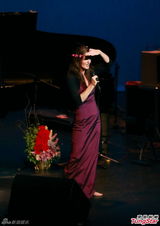 组图：民谣歌后携手苏格兰女声香港开唱