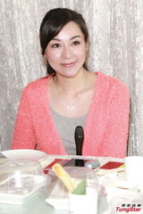 组图：陆诗韵记者会澄清见报男性为未婚夫