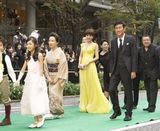 组图：东京电影节开幕 马苏黄裙现身俏丽可爱