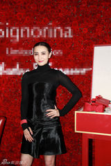 组图：小宋佳助阵品牌活动 分享魅力女性心得