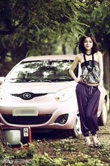 幻灯图：“悦悦女孩”集体照曝光 尽显青春气息