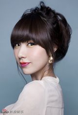 高清组图：简美妍夏日彩妆大片 娇媚百变展风情