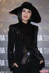 组图：刘嘉玲获老公夸赞 不信赵薇陈坤不和