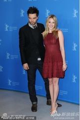 高清组图：《双重恶魔》发布会 女星塞尼耶显娇媚