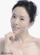 组图：颜丹晨裸妆写真 彰显自然肌肤清秀可人