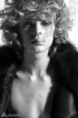 组图：乌克兰妖孽男模斯蒂夫写真雌雄同体