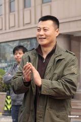 牛莉变身麻辣离婚女 与任程伟上演“夫妻档”(图)