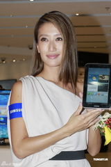 组图：谢婷婷与古天乐出席活动 曝谢贤老花打错电话