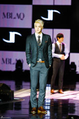 独家高清：韩团MBLAQ发新辑《BROKEN》化身暖男