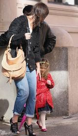 幻灯图：苏瑞庆祝4岁生日 挤眉弄眼做鬼脸