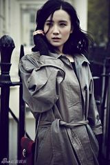 组图：小宋佳冬日温暖出街 演绎英式名媛优雅风情