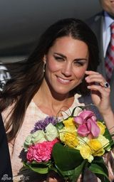 组图：英国凯特王妃频频亮相 偏爱优雅装扮