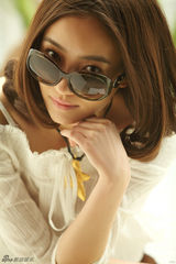 组图：演员焦俊艳最新写真 演绎别样清纯与美好