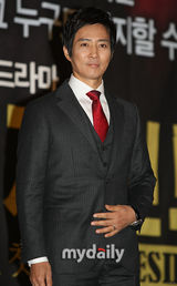 组图：SJ晟敏宣传《President》 王智慧大红裙抢镜