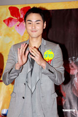 幻灯图：阮经天赵又廷钮承泽香港宣传《艋舺》