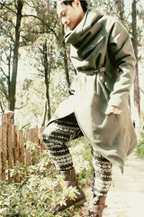 组图：陈志朋个性春日写真 “奇装异服”玩状态