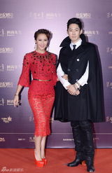 组图：陈坤时尚盛典压轴获大奖受肯定