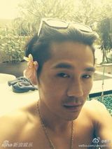 组图：元宵情人双节 范冰冰嘟嘴森蝶送妈妈礼物