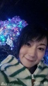 组图：众星欢乐庆圣诞 Angela可爱林志玲性感