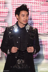 组图：日韩艺人齐登小巨蛋 张小燕庾澄庆造型大PK