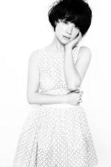 组图：姚芊羽黑白复古风写真曝光