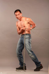 幻灯图:王挺时尚写真出炉 完美诠释魅力型男