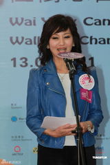 高清图：赵雅芝出席环保活动 蓝色上衣清新典雅