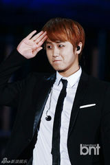 组图：韩团2PM与missA等出席音乐盛典尽情狂欢