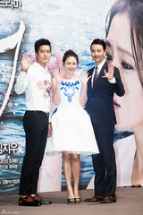 高清图：孙艺珍金南佶等俊男美女宣传《鲨鱼》