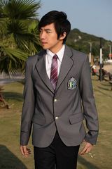 幻灯图：《流星雨2》曝剧照 俞灏明告别“狮子头”