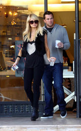 高清图：希尔顿疑受好友去世影响 欲年内结婚