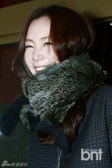 组图：崔智友牵“女儿”现身《保姆》收官活动