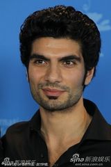 高清组图：《双重恶魔》发布会 女星塞尼耶显娇媚