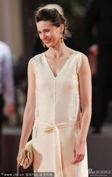 组图：《瓦文萨》首映 波兰前总统携夫人助阵