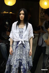 组图：范晓萱满足恋爱状态 新剧与胡歌邂逅奶茶店